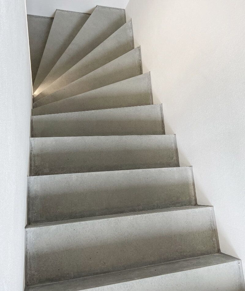 Betontreppe im Firmengebäude Betontreppe im Firmengebäude